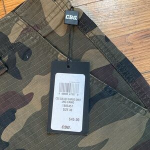 MENS CAMOUFLAGE CARGO SHORTS (SIZE 30)